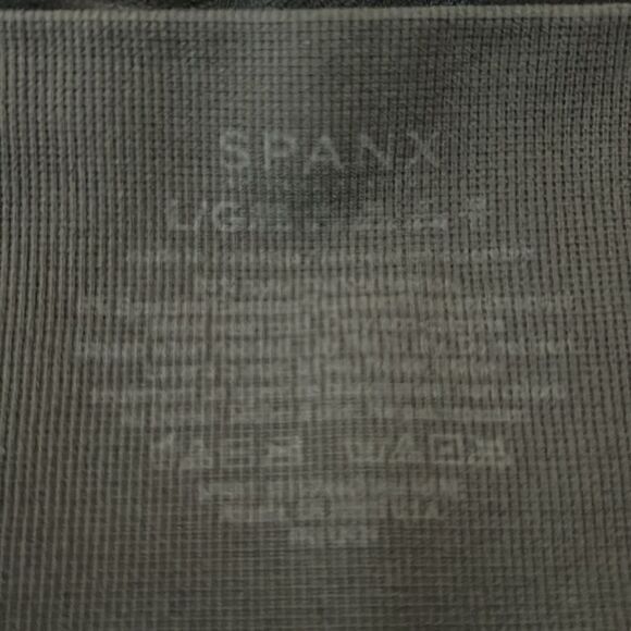 SPANX Look At Me Now Seamless Camo Leggings Large - Picture 7 of 8